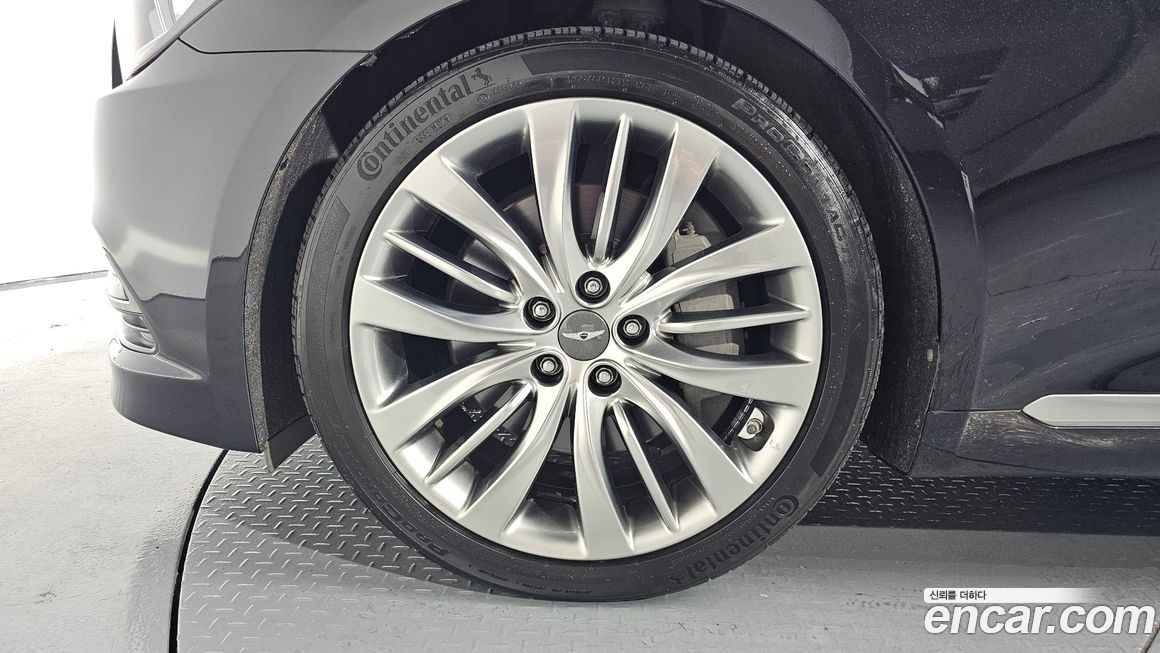 Hyundai Genesis 2015