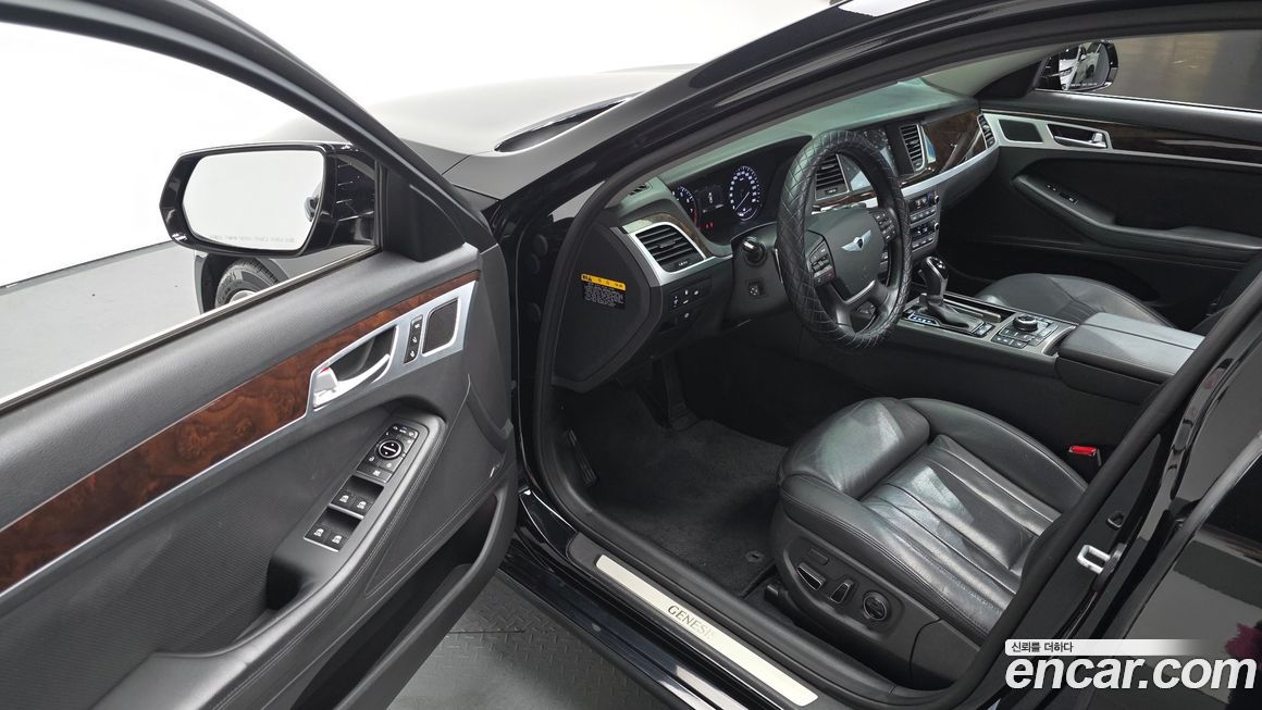 Hyundai Genesis 2015