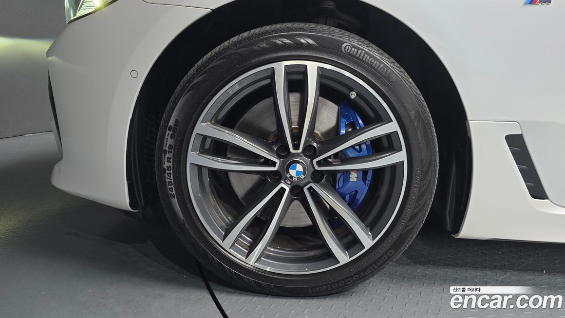 BMW Gran Turismo 2023