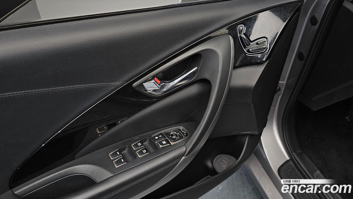 Hyundai Grandeur 2011