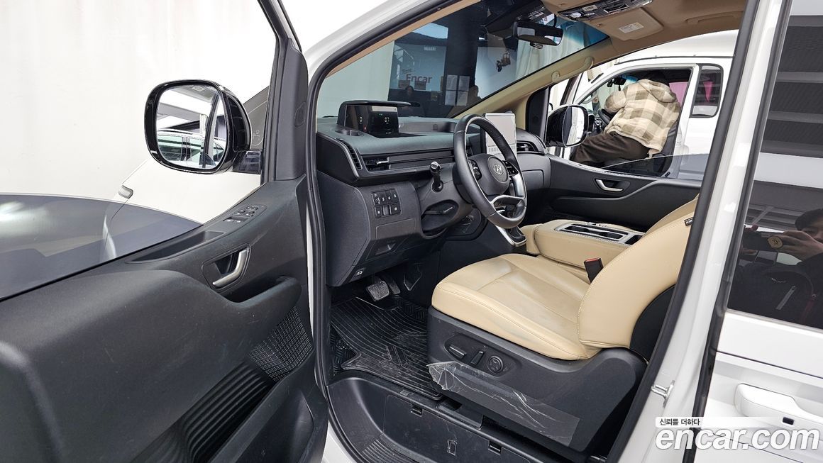 Hyundai Staria 2024
