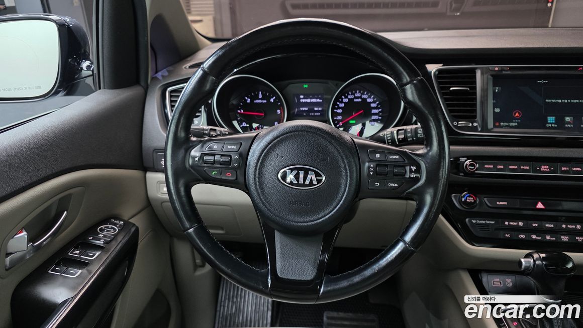 Kia Canival 2015