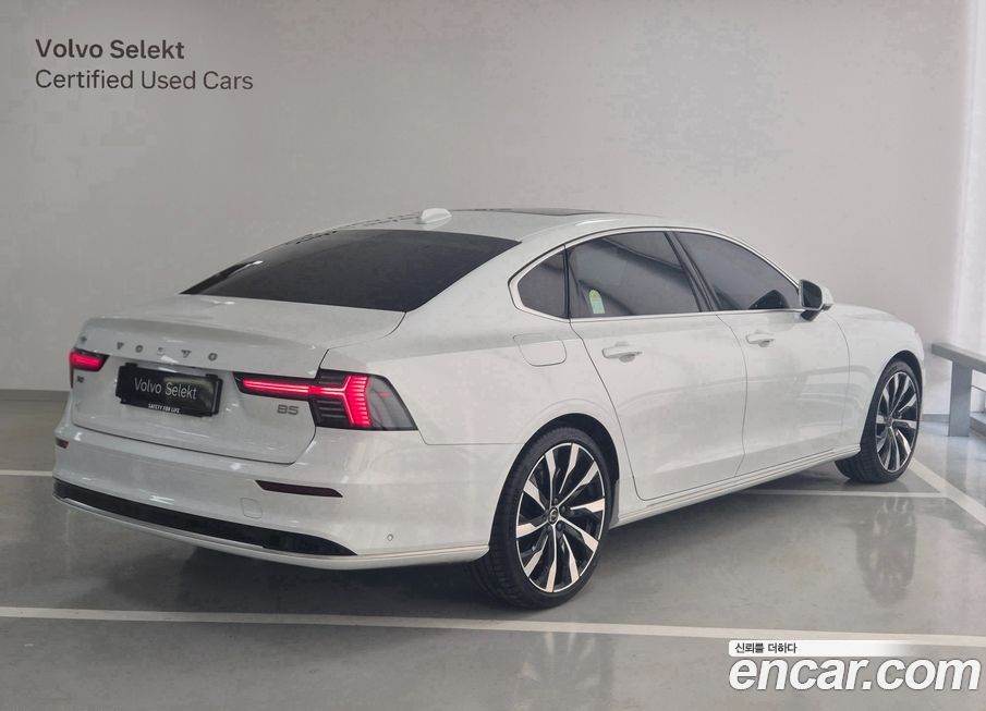 Volvo S90 2026