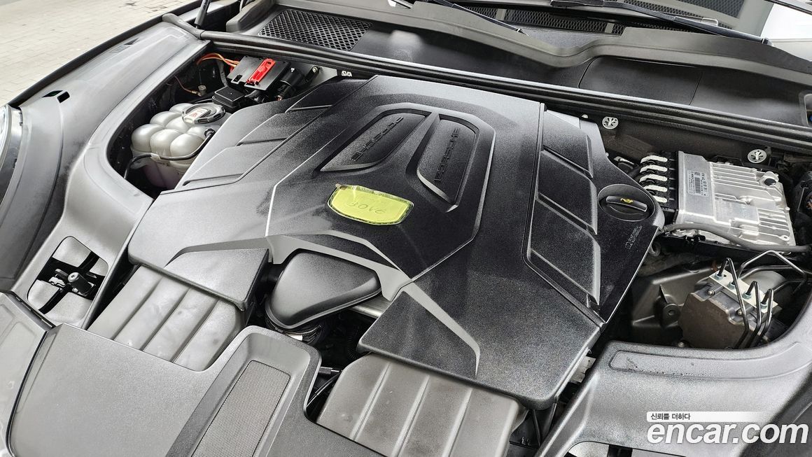 Porsche Cayenne 2023