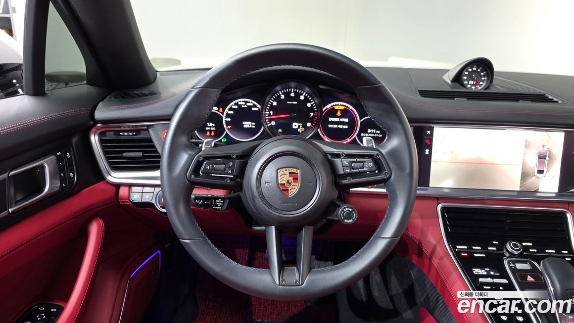 Porsche Panamera 2023