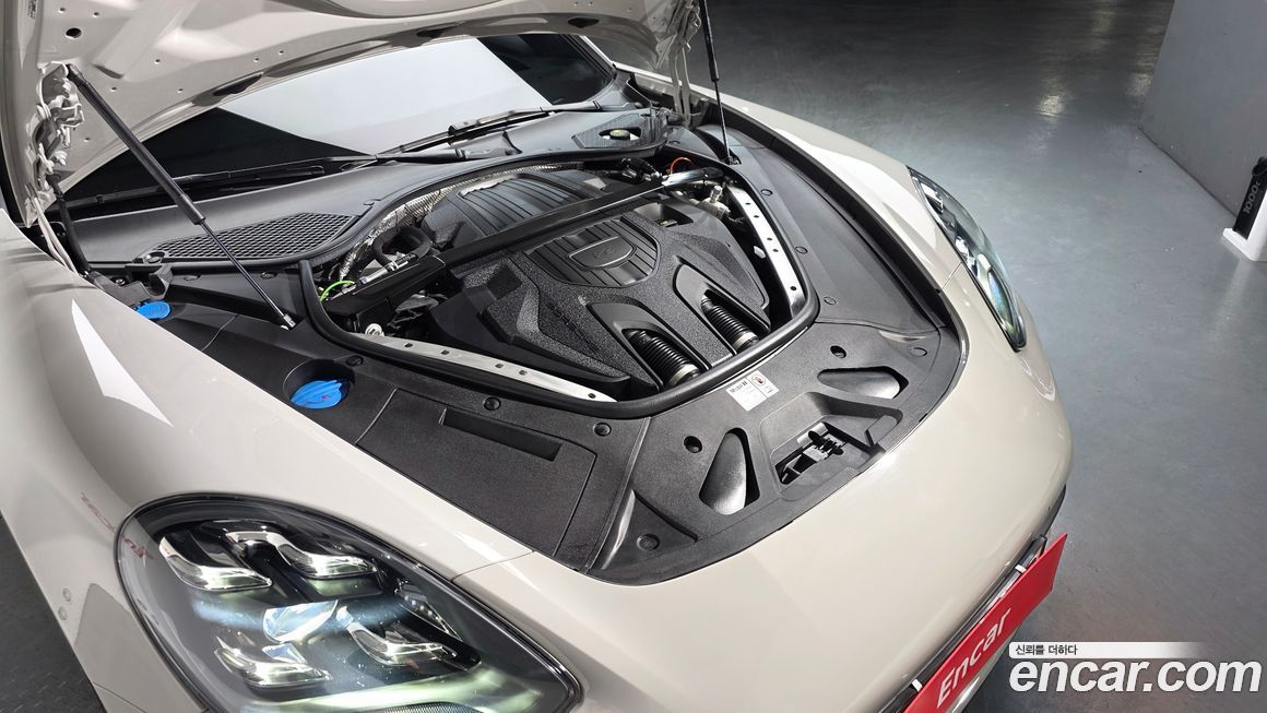 Porsche Panamera 2023