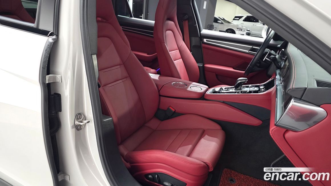 Porsche Panamera 2023