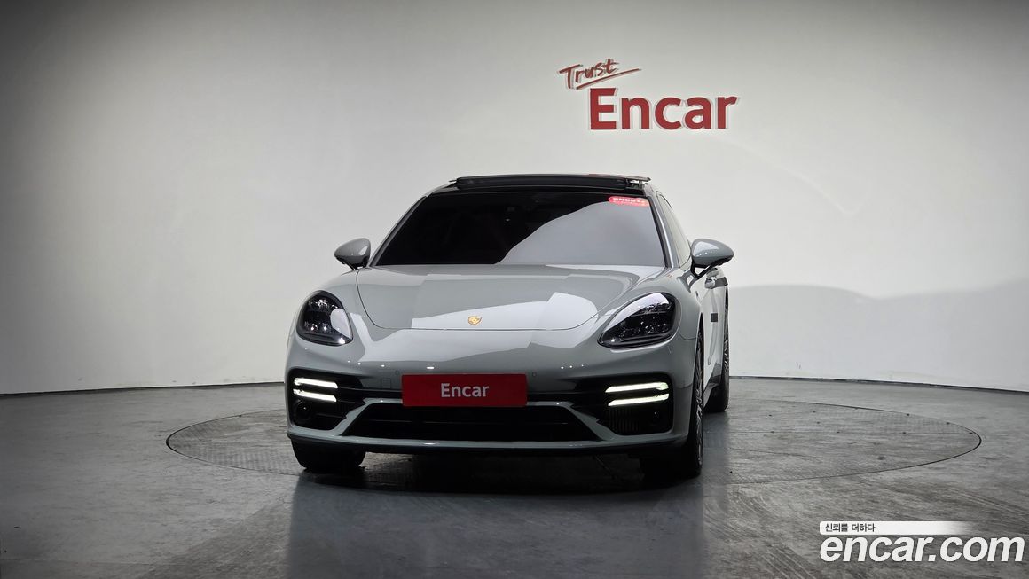Porsche Panamera 2023