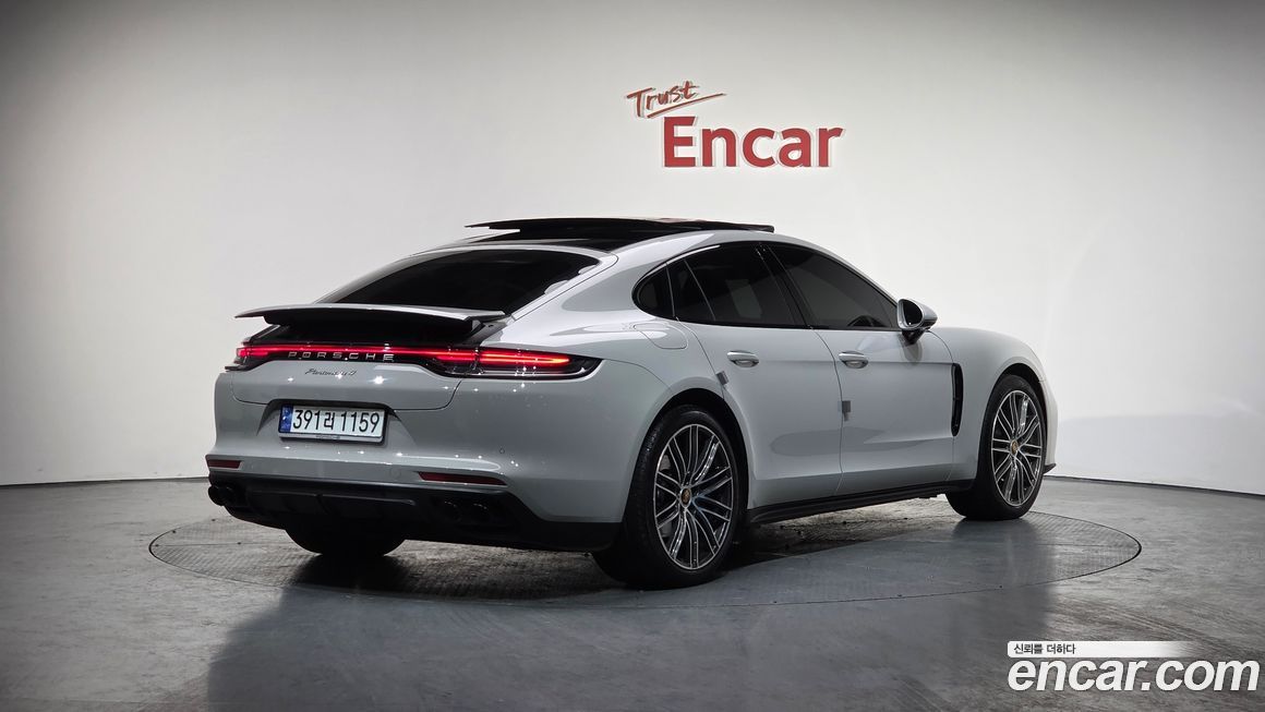 Porsche Panamera 2023