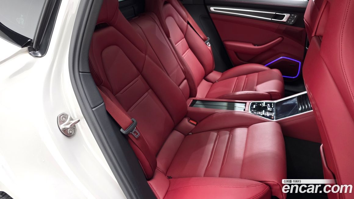 Porsche Panamera 2023