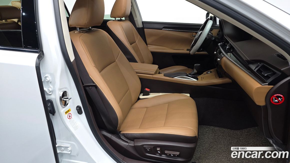Lexus ES 2016