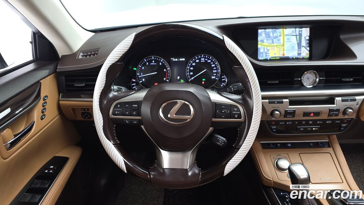 Lexus ES 2016
