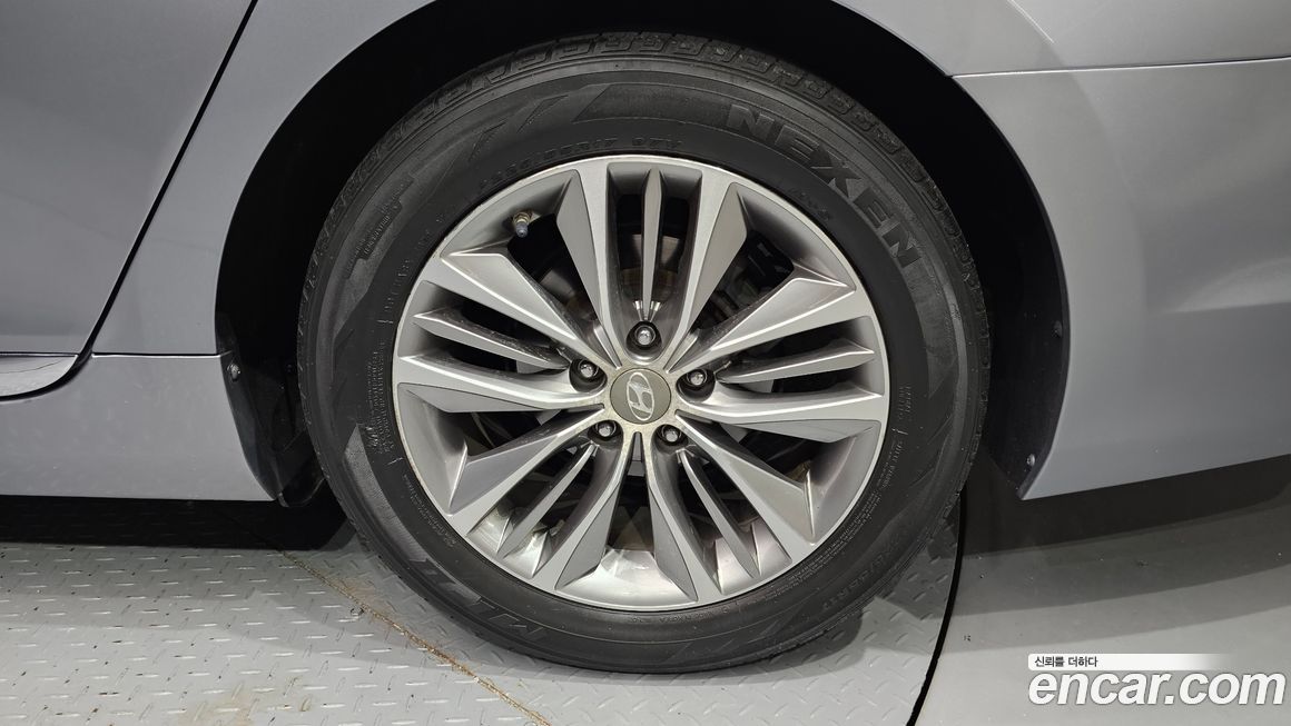 Hyundai Grandeur 2016