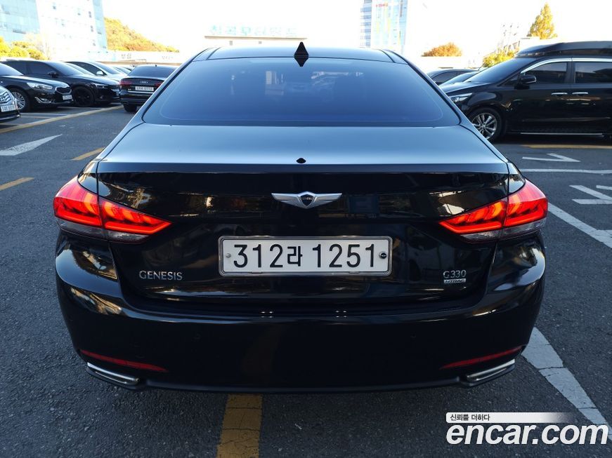 Hyundai Genesis 2016