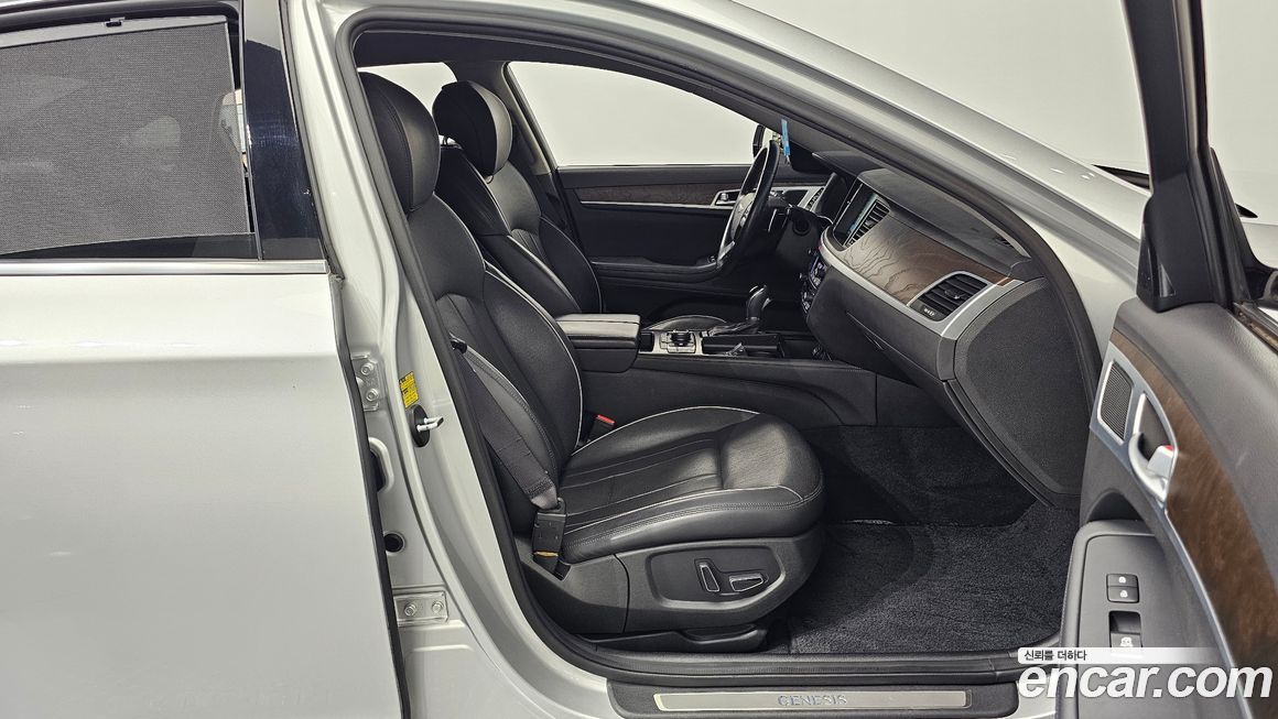 Hyundai Genesis 2014