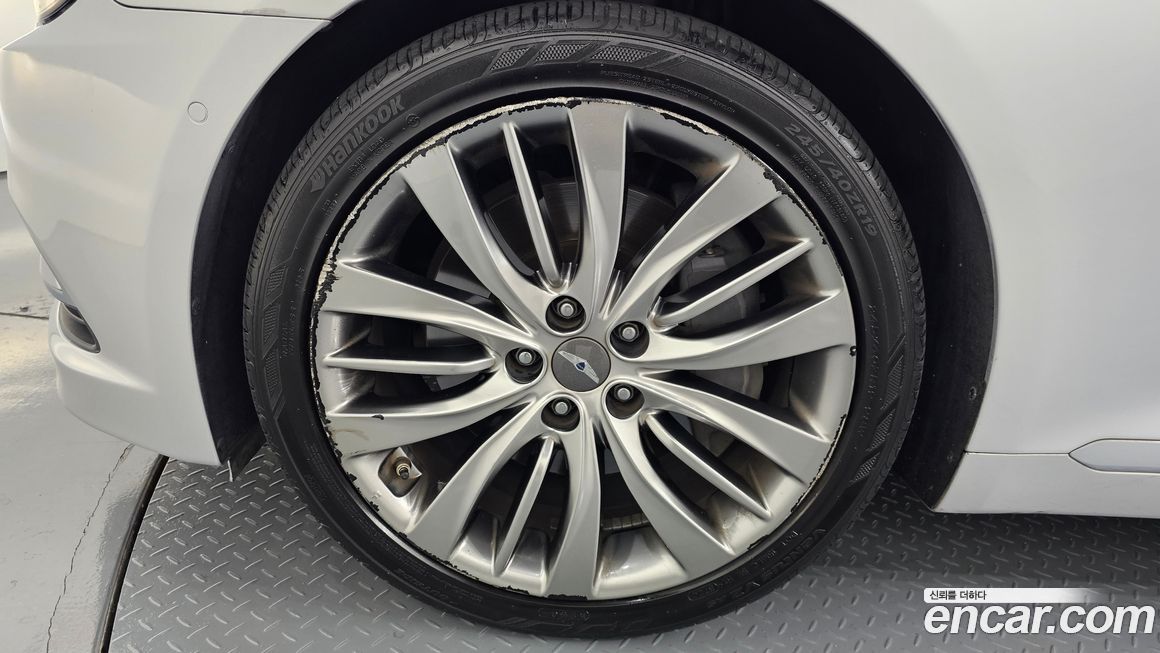 Hyundai Genesis 2014