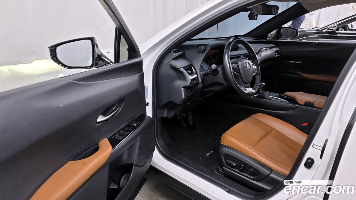 Lexus UX 2020