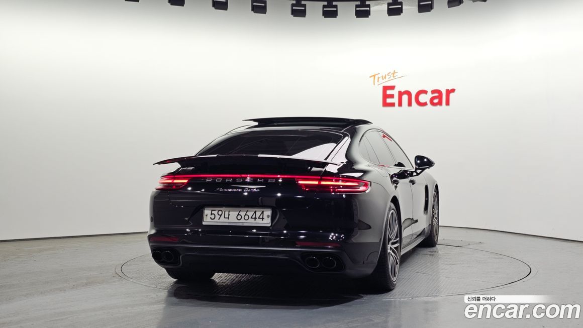 Porsche Panamera 2019