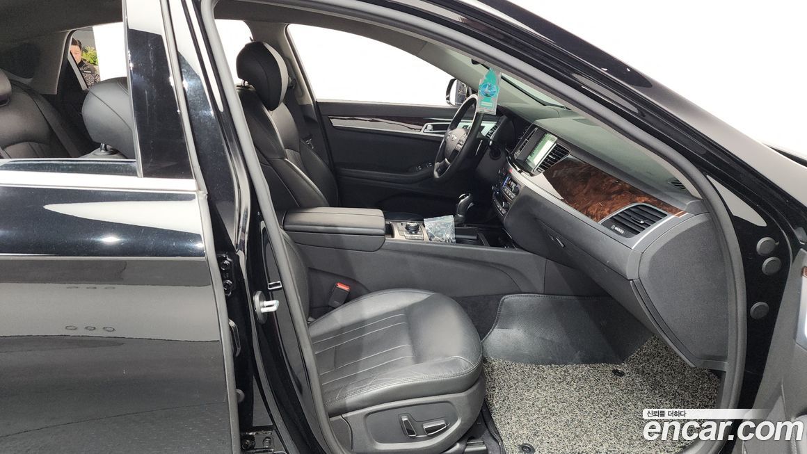 Hyundai Genesis 2016