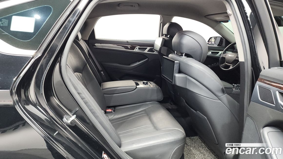 Hyundai Genesis 2016
