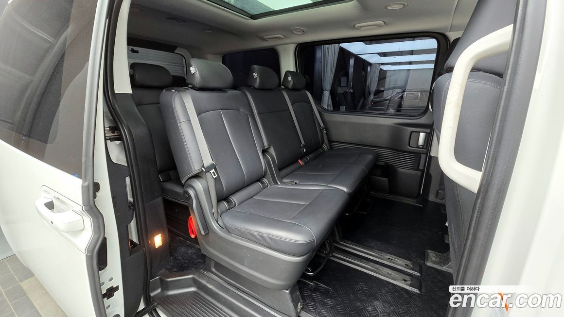 Hyundai Staria 2025