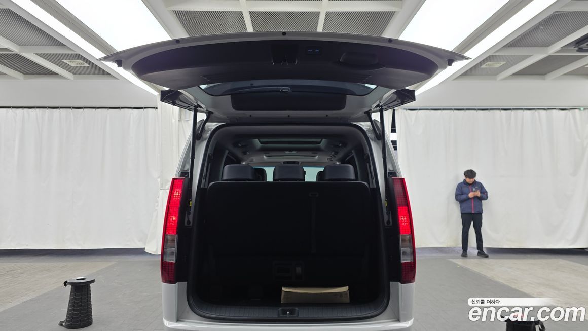 Hyundai Staria 2025