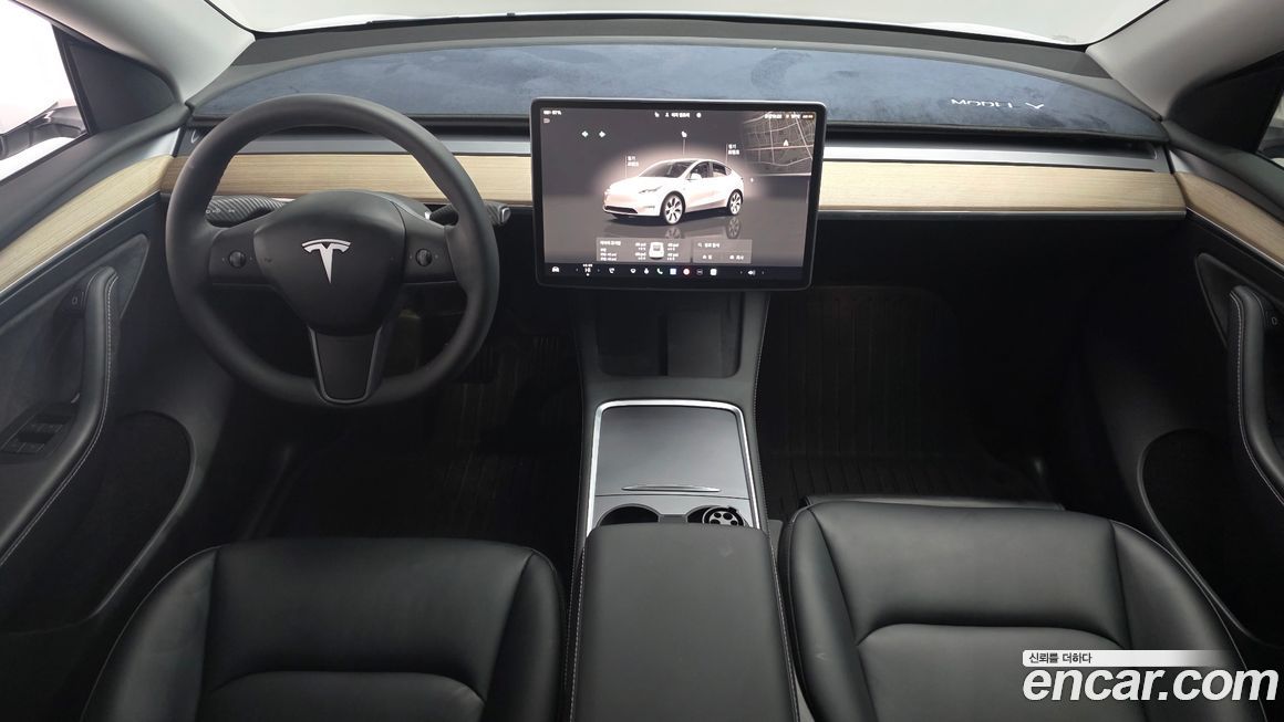 Tesla Model Y 2024