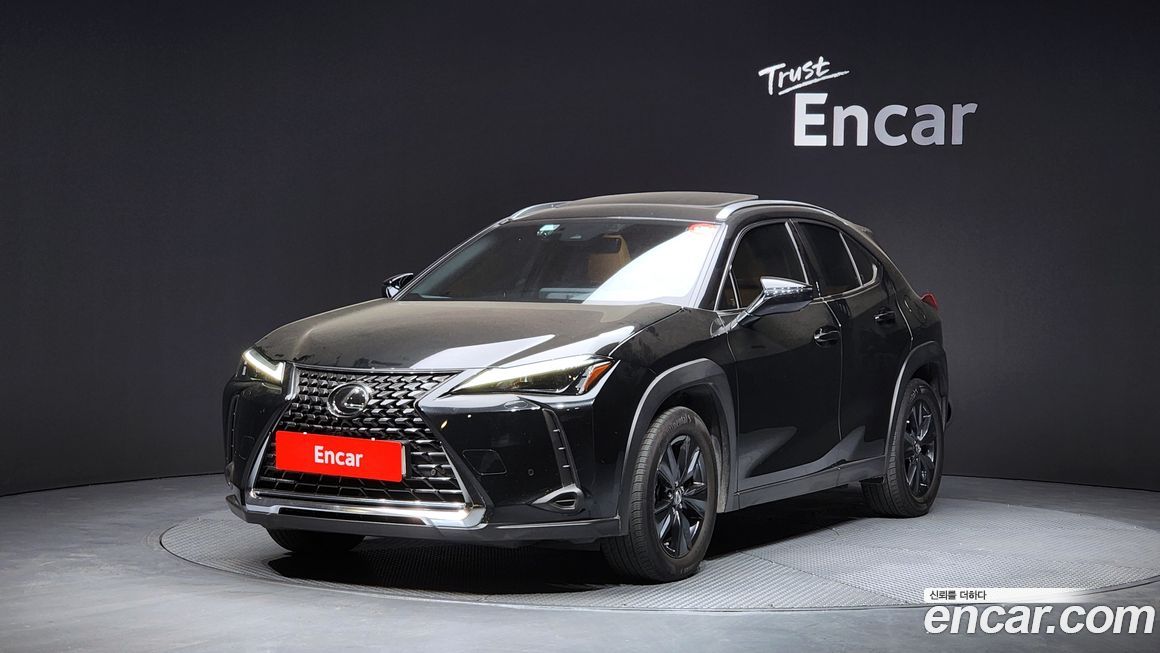 Lexus UX 2024