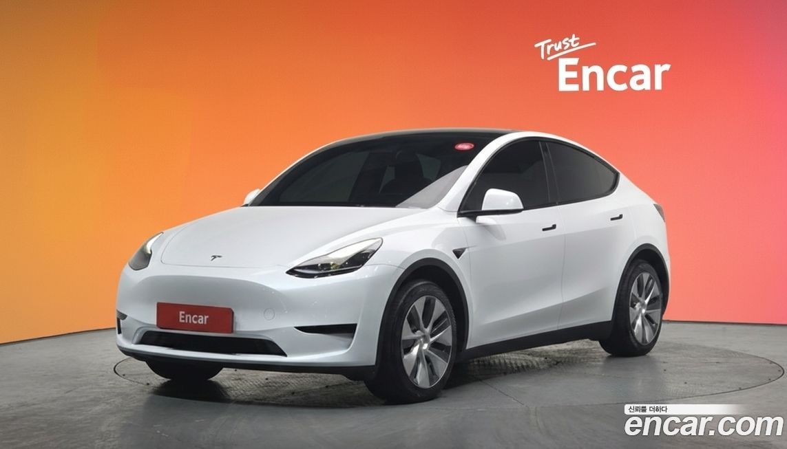 Tesla Model Y 2024