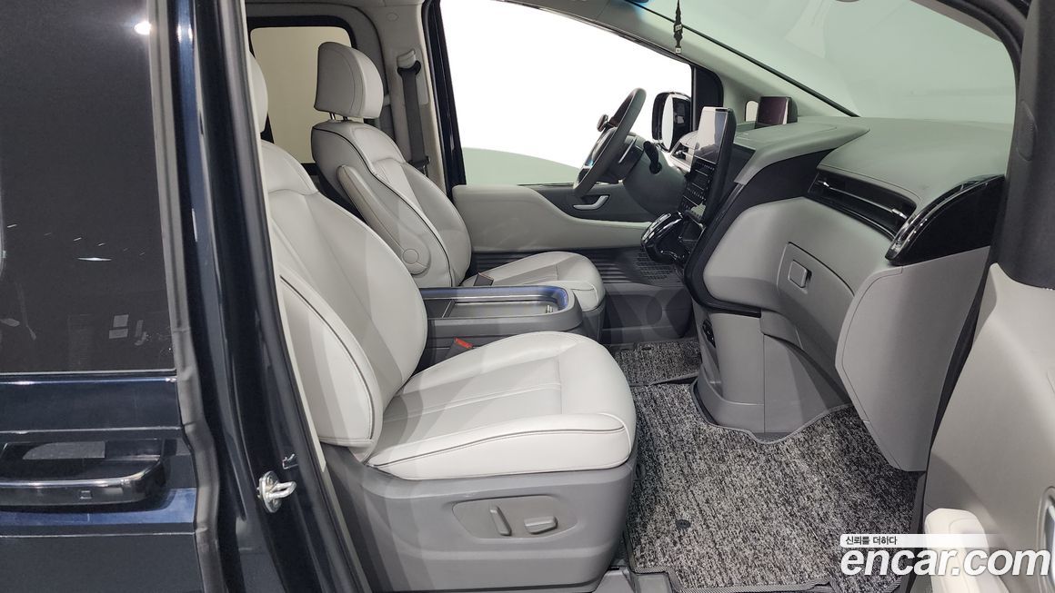 Hyundai Staria 2022