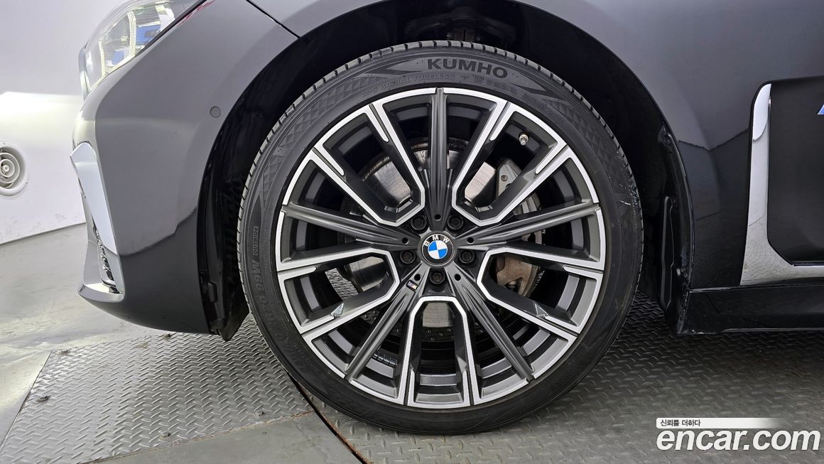 BMW 7-Series 2021