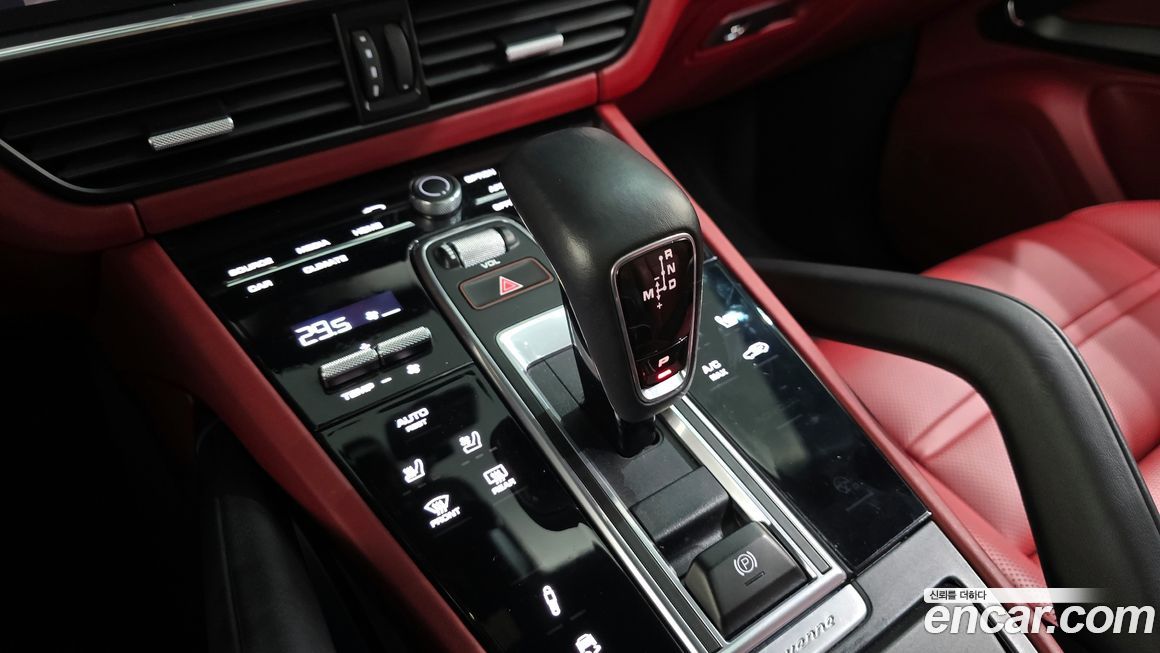 Porsche Cayenne 2022