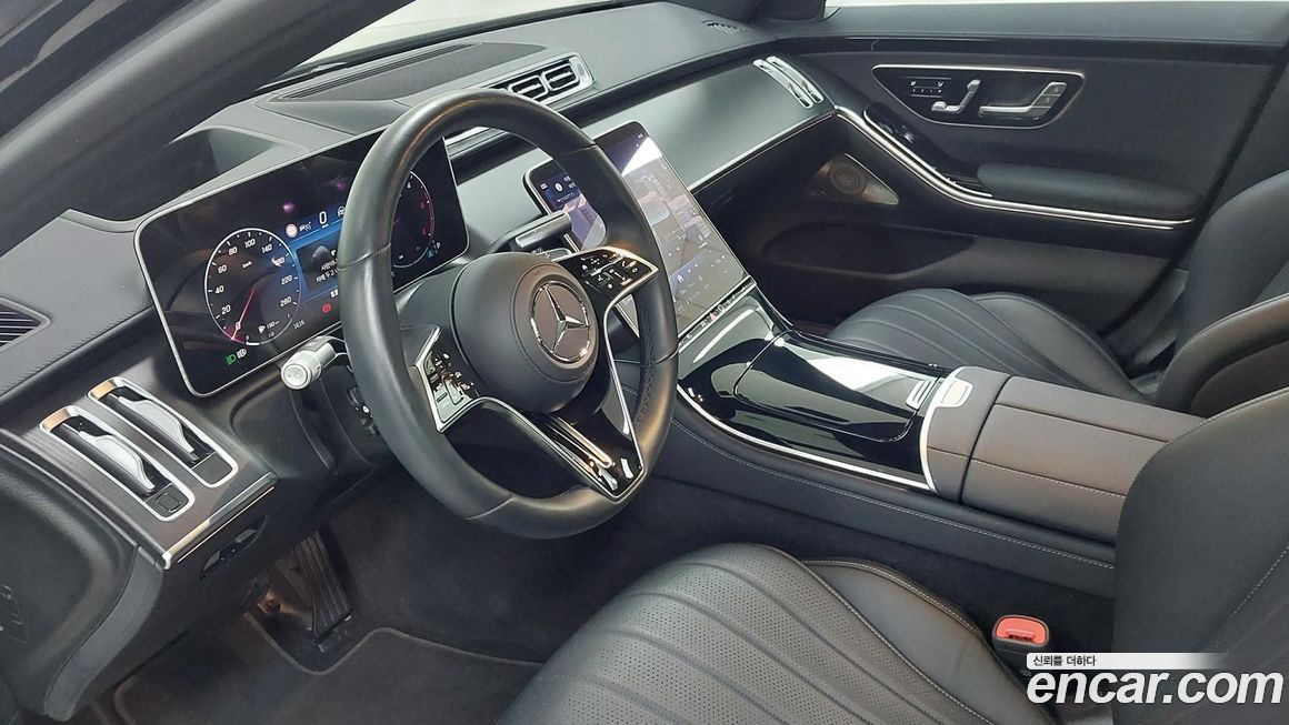 Mercedes-Benz S-Class 2025