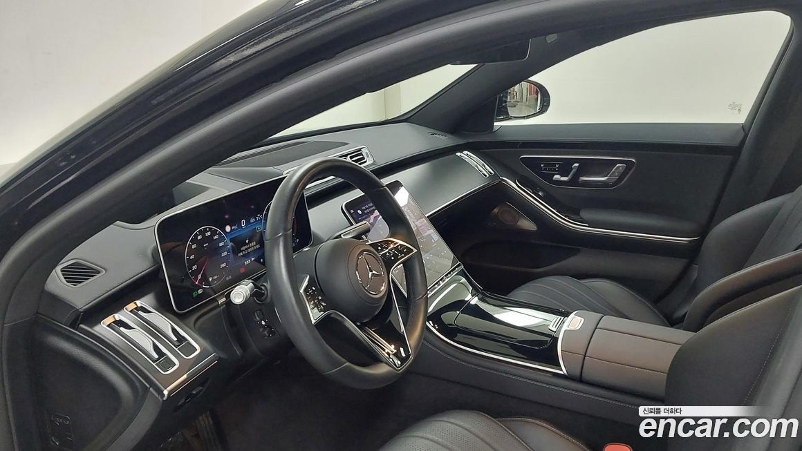 Mercedes-Benz S-Class 2025