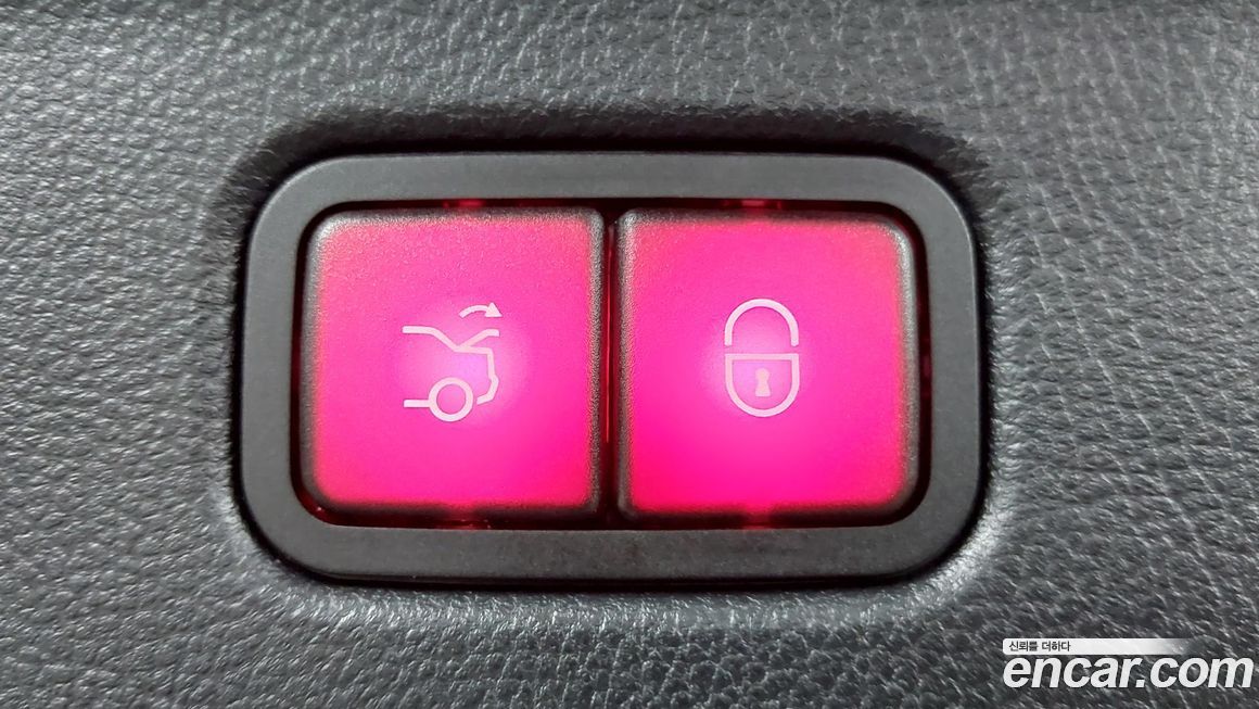 Mercedes-Benz S-Class 2025