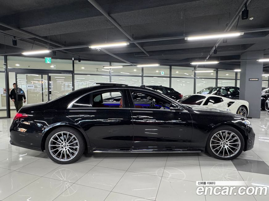 Mercedes-Benz S-Class 2024
