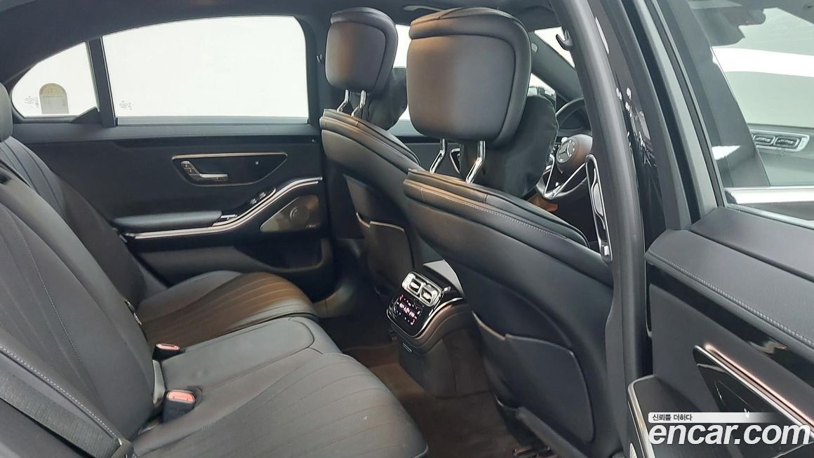 Mercedes-Benz S-Class 2025