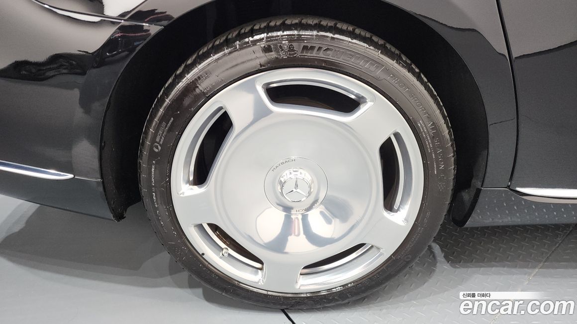 Mercedes-Benz S-Class 2024