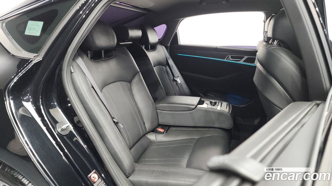 Hyundai Genesis 2016