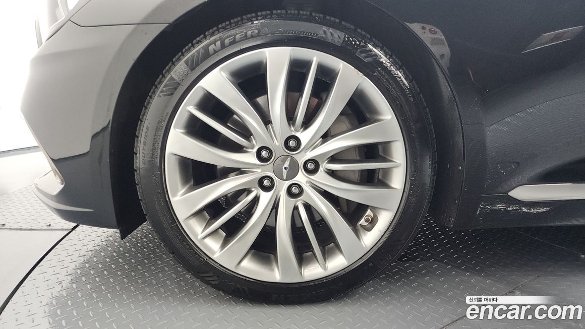 Hyundai Genesis 2016