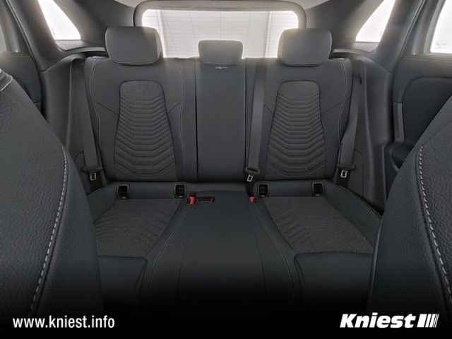 Mercedes-Benz GLA 180 2025