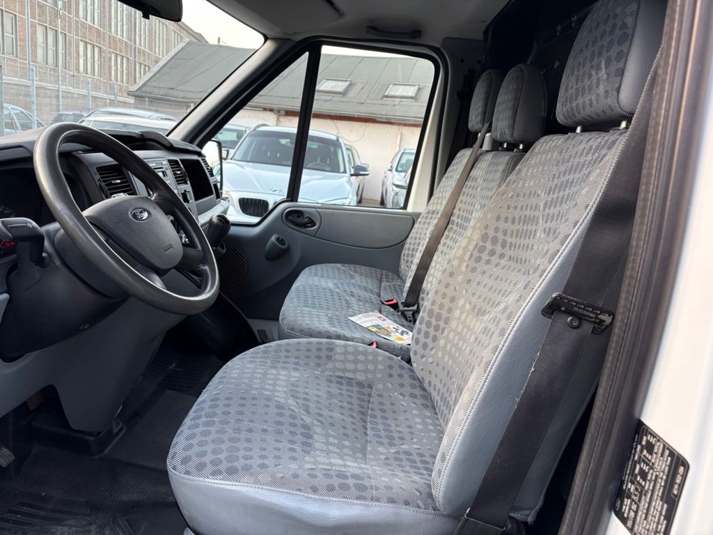 Ford Transit 2011