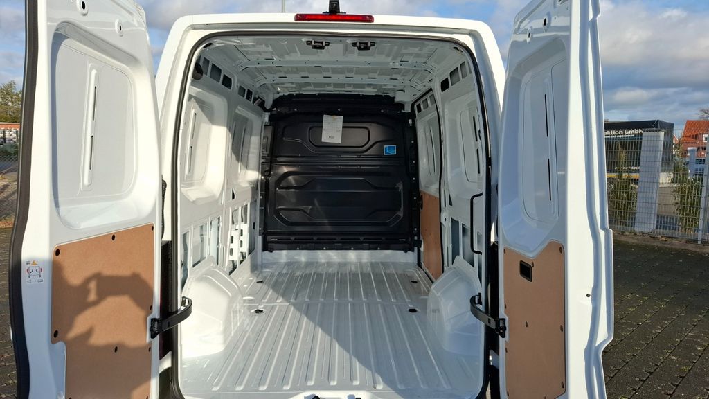 Nissan Interstar 2025