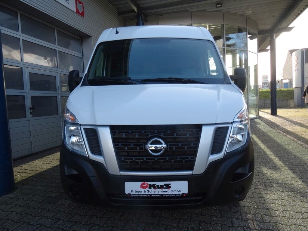 Nissan NV400 2019
