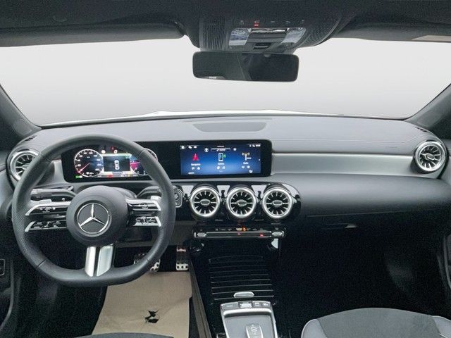Mercedes-Benz CLA 200 2025