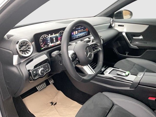 Mercedes-Benz CLA 200 2025