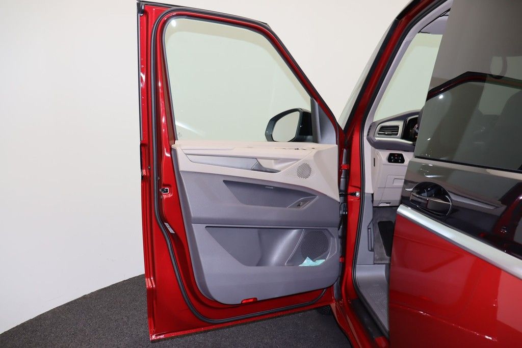 Volkswagen T7 Multivan 2025