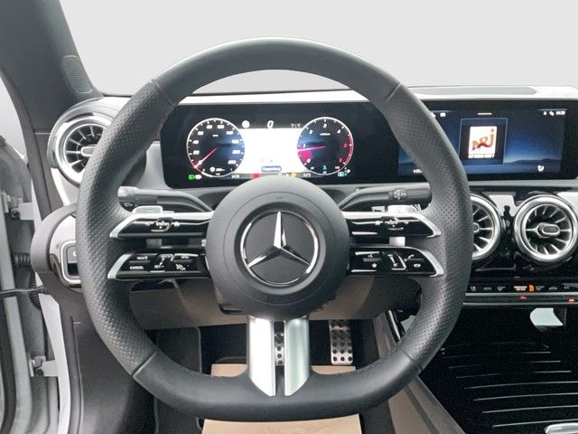 Mercedes-Benz CLA 200 2025