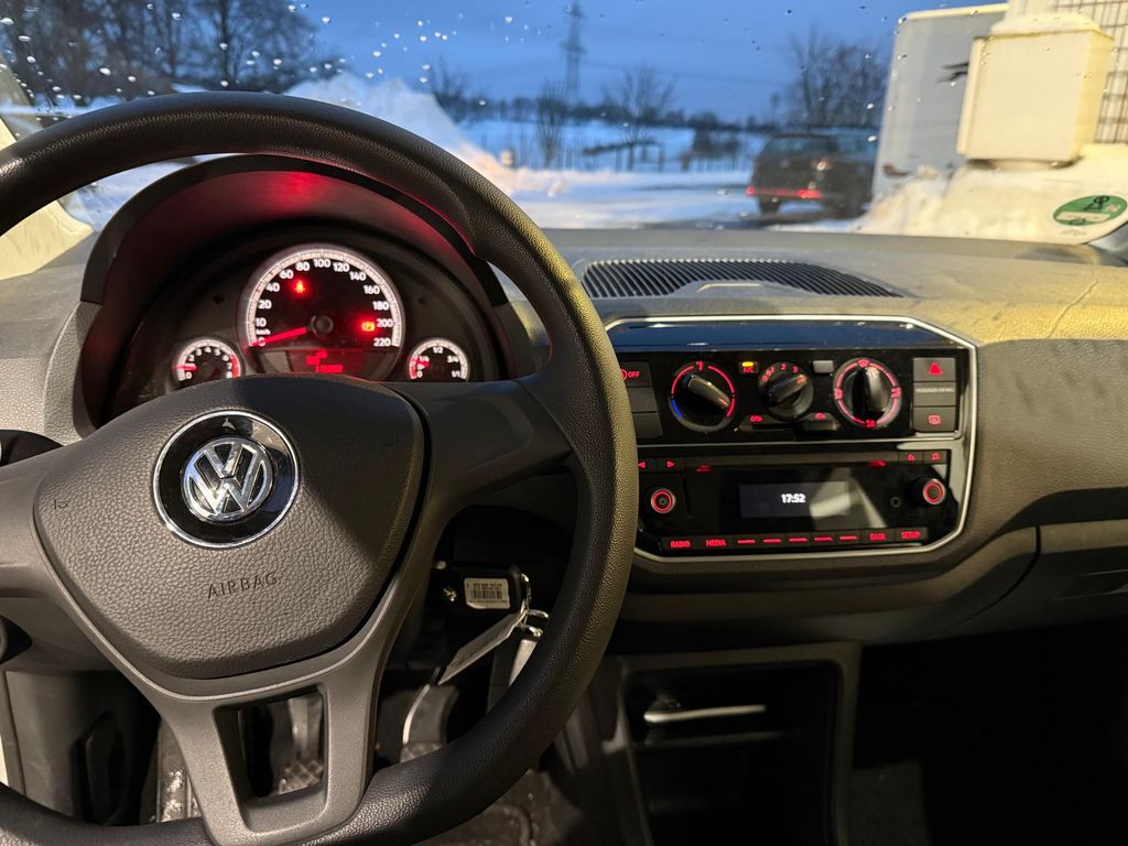 Volkswagen up! 2020