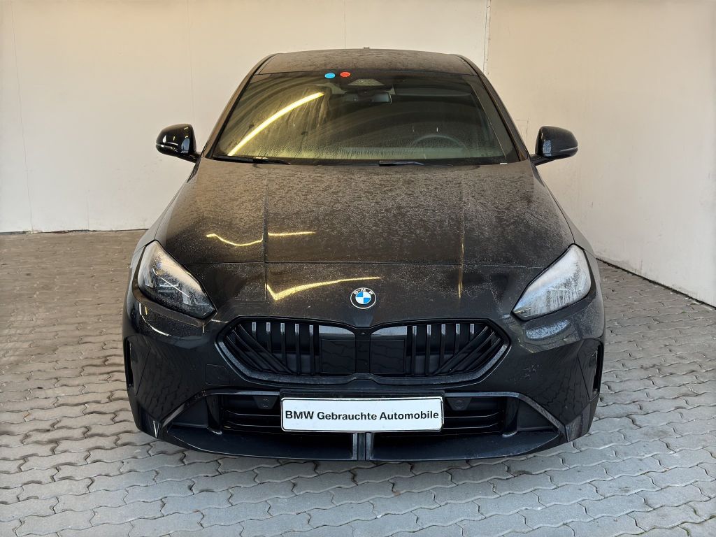 BMW 120 2025
